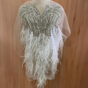 Beaded feather mesh applique