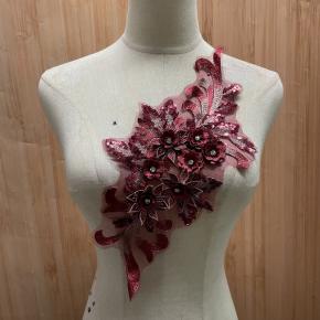 Embroidered three-dimensional flower nails drill corsage