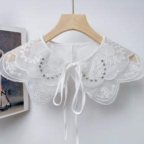 Double layered collar with diamond inlay