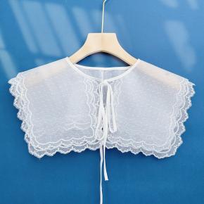 Double layered lace collar