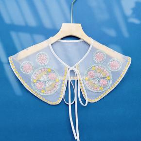 Embroidered versatile collar