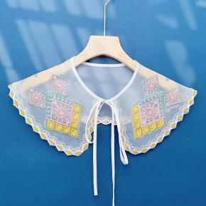 Embroidered lace collar