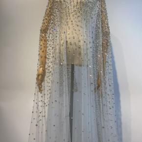 网纱手工高定设计师烫钻闪布礼服裙婚纱面料lace fabric