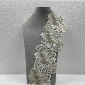 批发刺绣蕾丝装饰水溶性花卉蕾丝面料