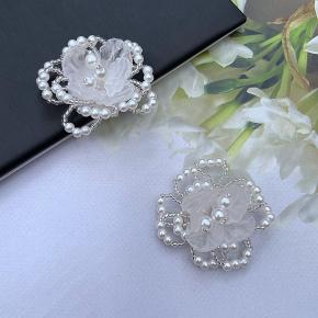 手工钉珠珍珠立体花布贴 仿珍珠花朵胸花服装