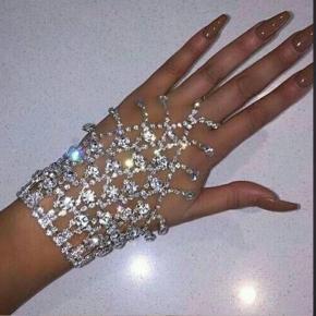 个性流苏水钻手链 精致百搭闪亮连指手链欧美配饰