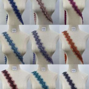 手工水晶链装饰，搭配蕾丝子弹珠与亮片，适用于服装、鞋履及手袋