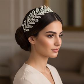 Transparent crystal leaf headband, luxurious and sparkling bridal headpiece for banquets and photo shoots, exquisite decorative hair accessory.