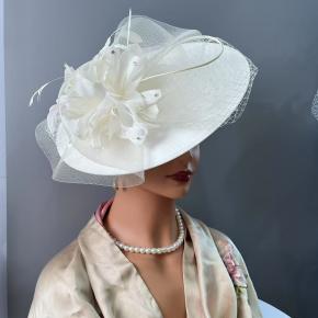 Pearl Feather Floral Bridal Fascinator Hat with Veil Wedding Hair Clip Women Tea Party Kentucky Derby Headwear