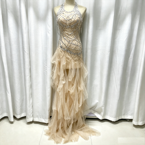 Halter-neck evening gown, 2026 new style, light luxury, niche, sequined, French heiress style, birthday party dress.